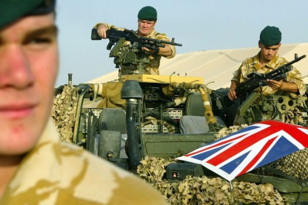 انگلیس نیروهای ضربت هوایی به عراق اعزام کرد