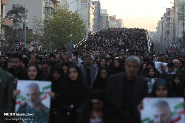 جمعیت حاضر در مراسم تشییع نقطه عطفی در خاورمیانه است