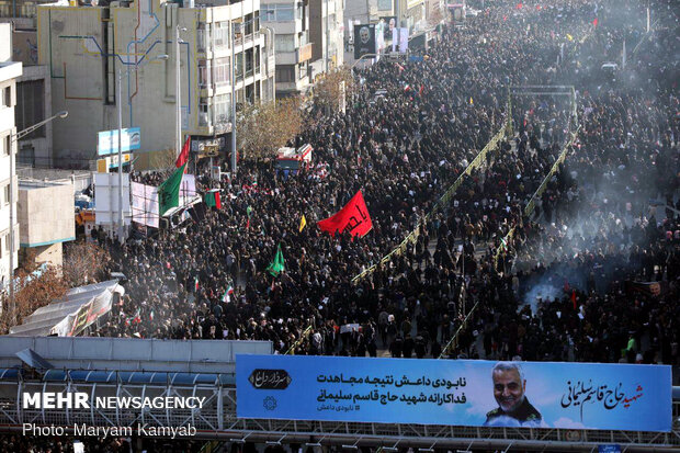 پخش تصاویر زنده مراسم تشییع پیکر «سردار سلیمانی» در شبکه الجزیره پخش تصاویر زنده مراسم تشییع پیکر «سردار سلیمانی» در شبکه الجزیره