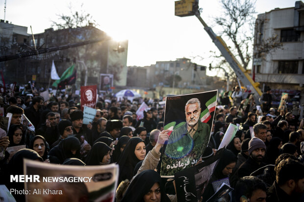   دشمن از خون سردار سلیمانی می‌ترسد    