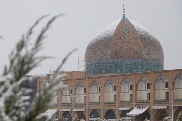 برف بخشی از گنبد شیخ لطف الله را سفید نکرد!